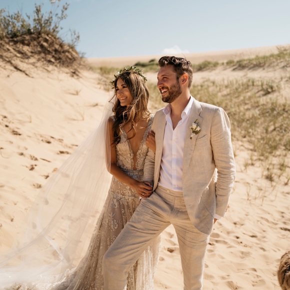 Rebecca Schoneveld stunning Cathedral Veil - Picture 5 of 8